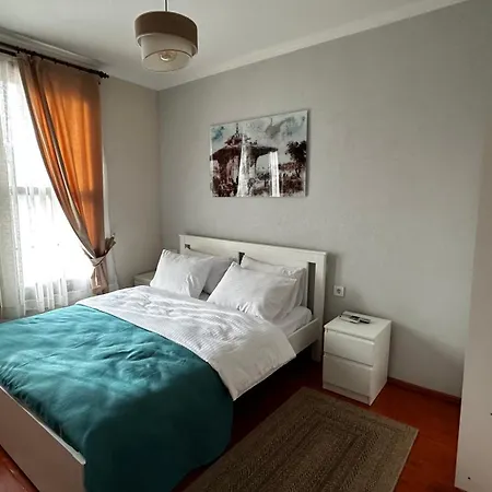 Lia Besiktas Istanbul