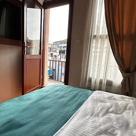 Lia Besiktas * Istanbulská provincie