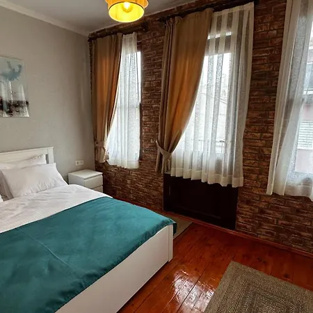 Lia Besiktas * Istanbulská provincie