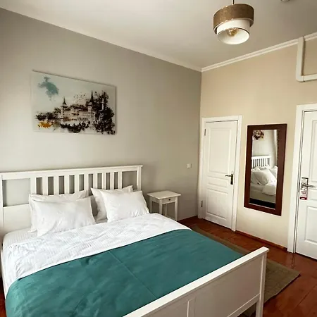 Lia Besiktas * Istambul