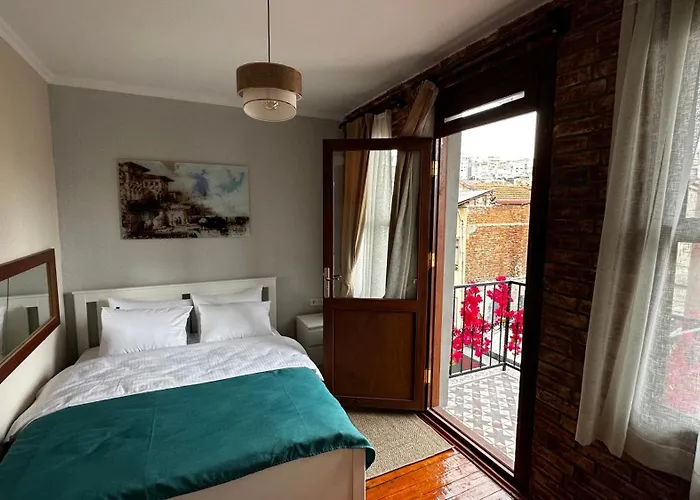 Lia Besiktas * Istanbul