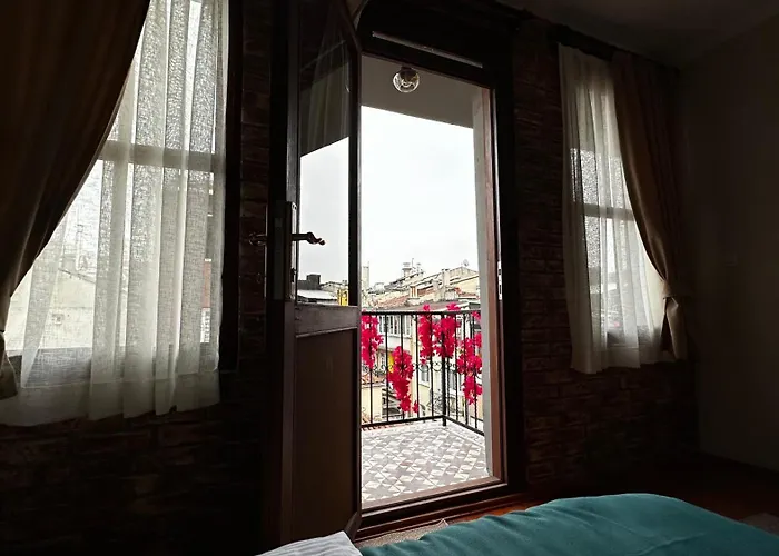 Lia Besiktas Hotel *