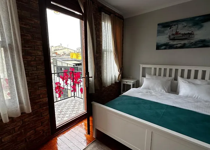 Lia Besiktas Hotel *